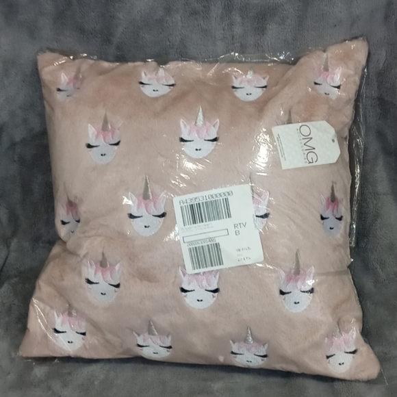 0709 OMG Embroidered "Whimsical Unicorn" Pillow - Picture 7 of 7
